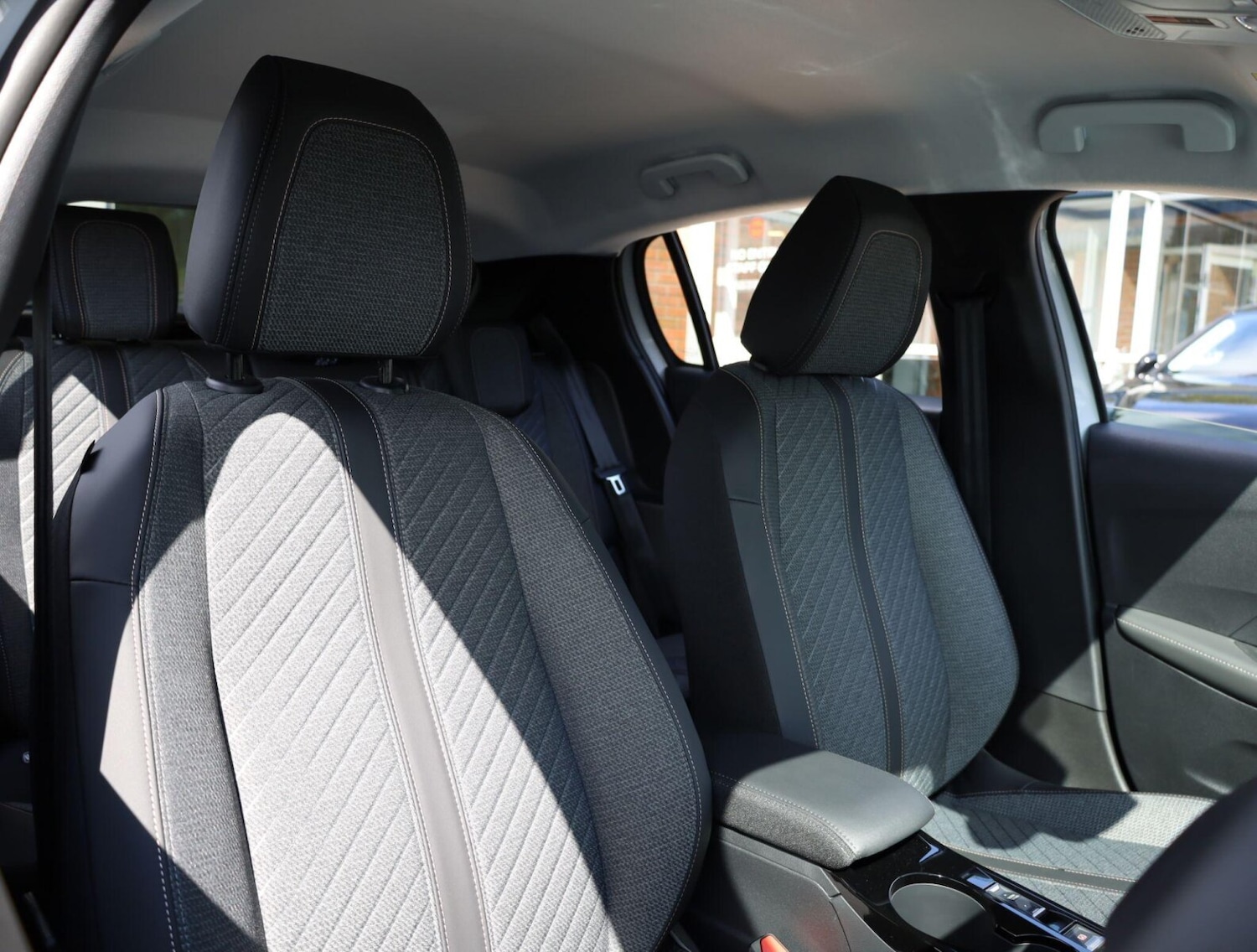 Used Peugeot 208 2025 for sale - 76678392: Photo 11