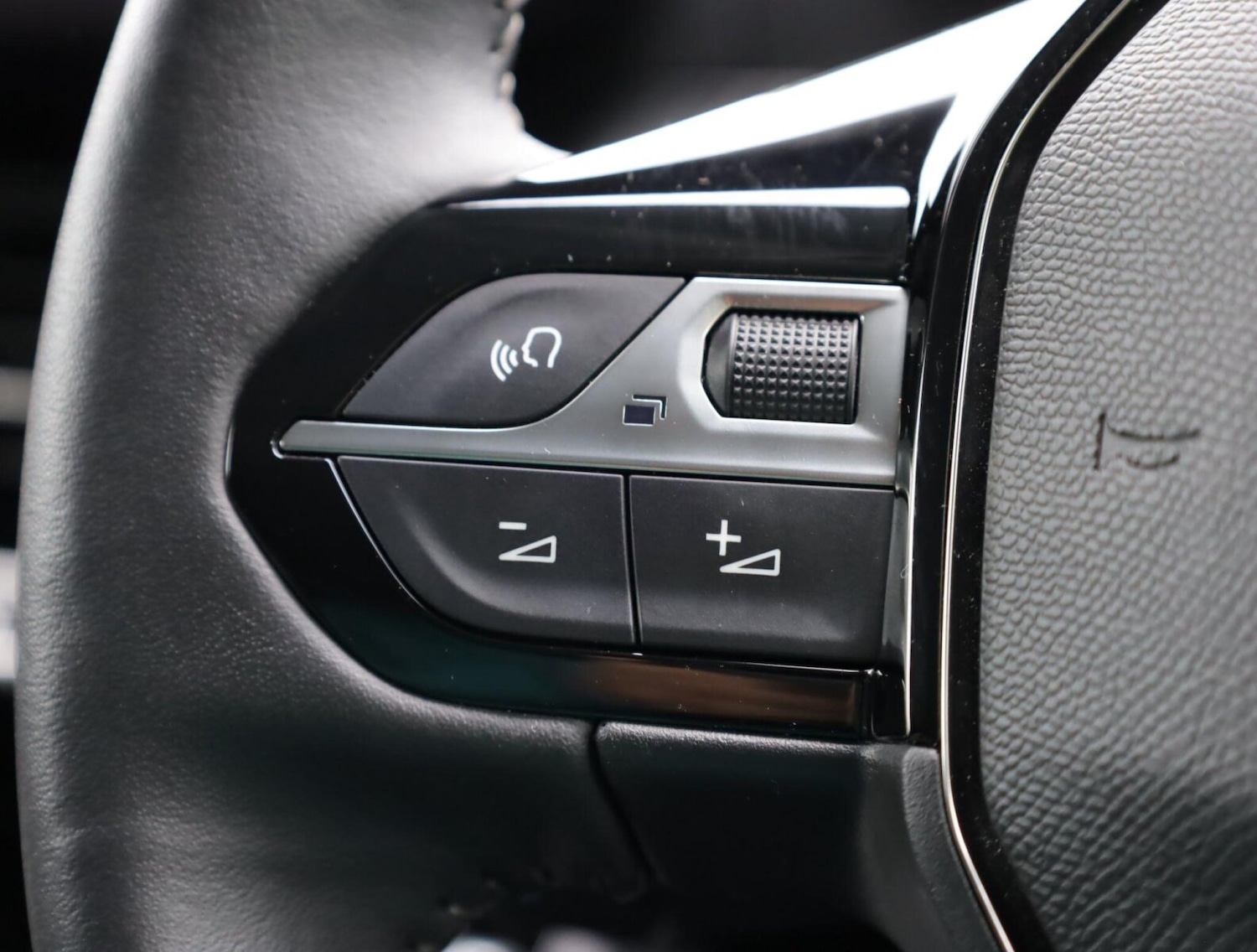 Used Peugeot 208 2023 for sale - 76675592: Photo 13