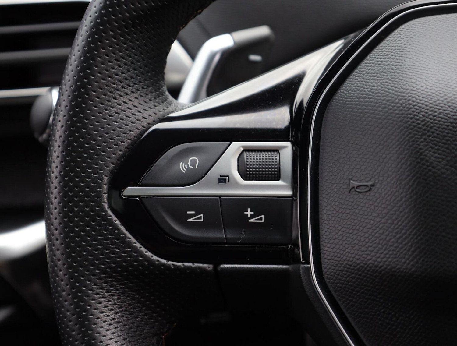 Used Peugeot 3008 2020 for sale - 76681159: Photo 19