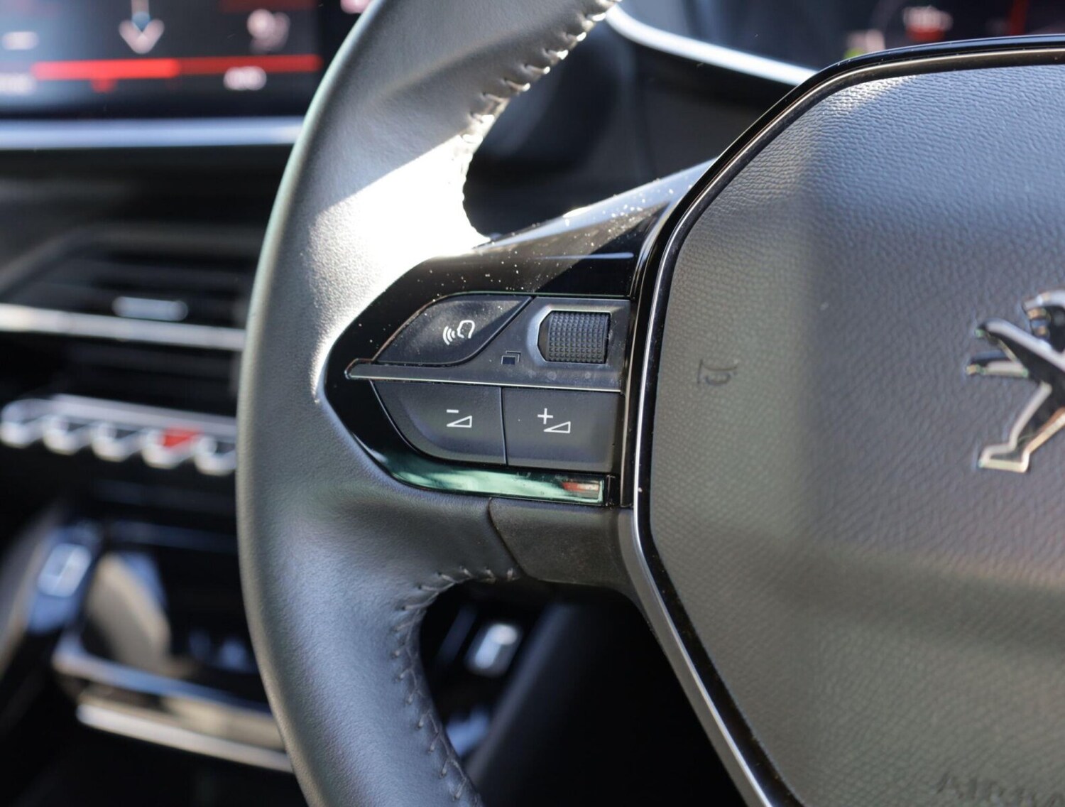 Used Peugeot 2008 2023 for sale - 78220876: Photo 19