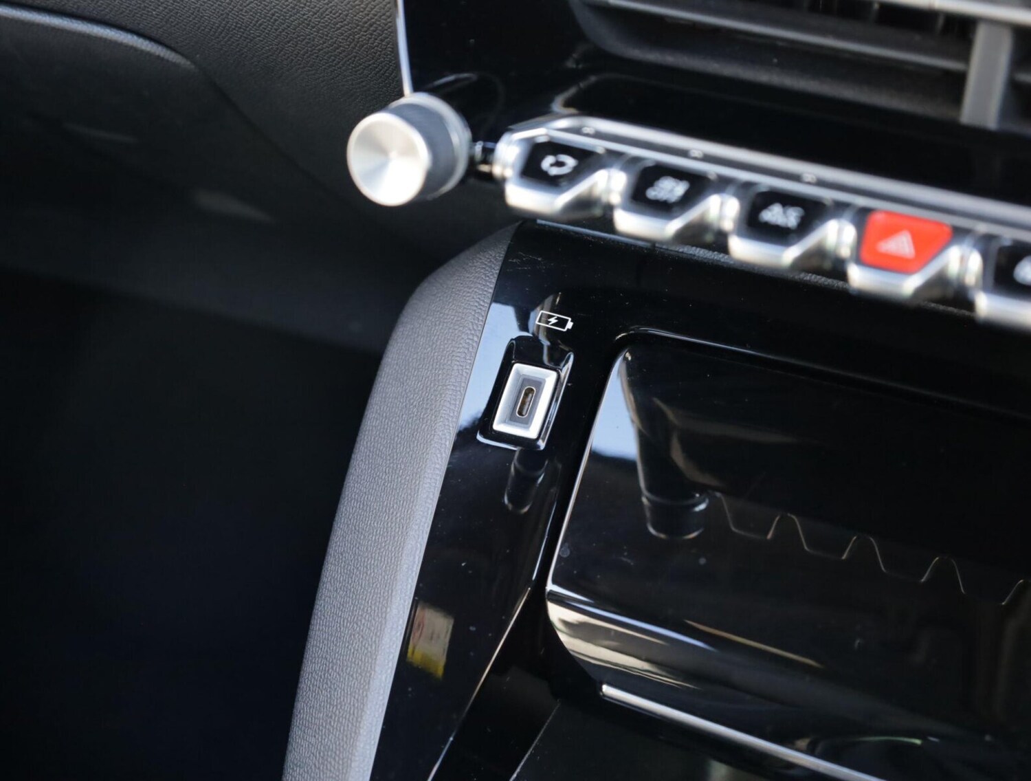 Used Peugeot 2008 2023 for sale - 78220876: Photo 23