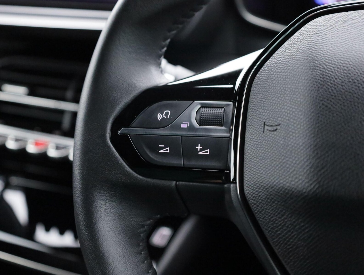 Used Peugeot 2008 2024 for sale - 77262241: Photo 19