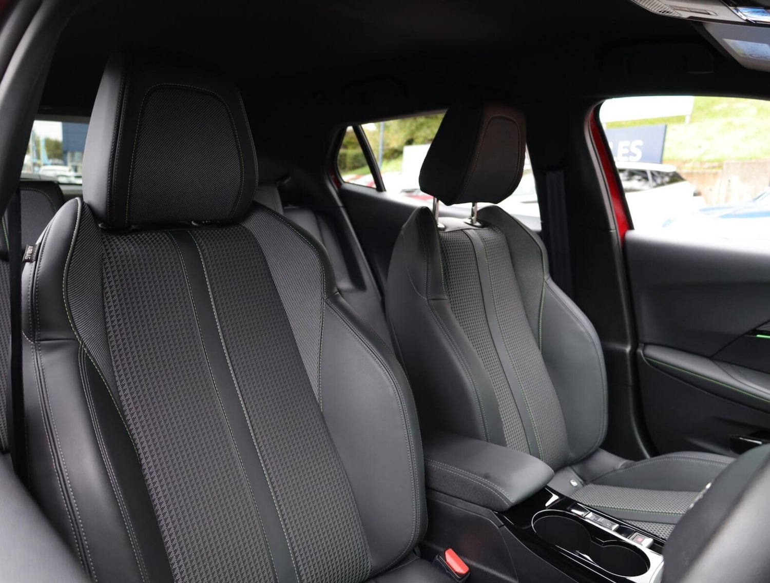 Used Peugeot 2008 2023 for sale - 76675822: Photo 11