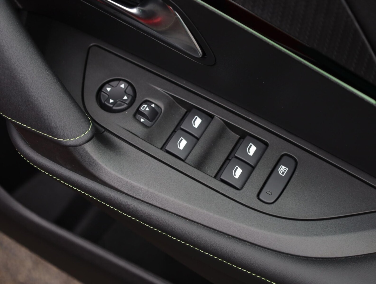 Used Peugeot 2008 2023 for sale - 76675822: Photo 15