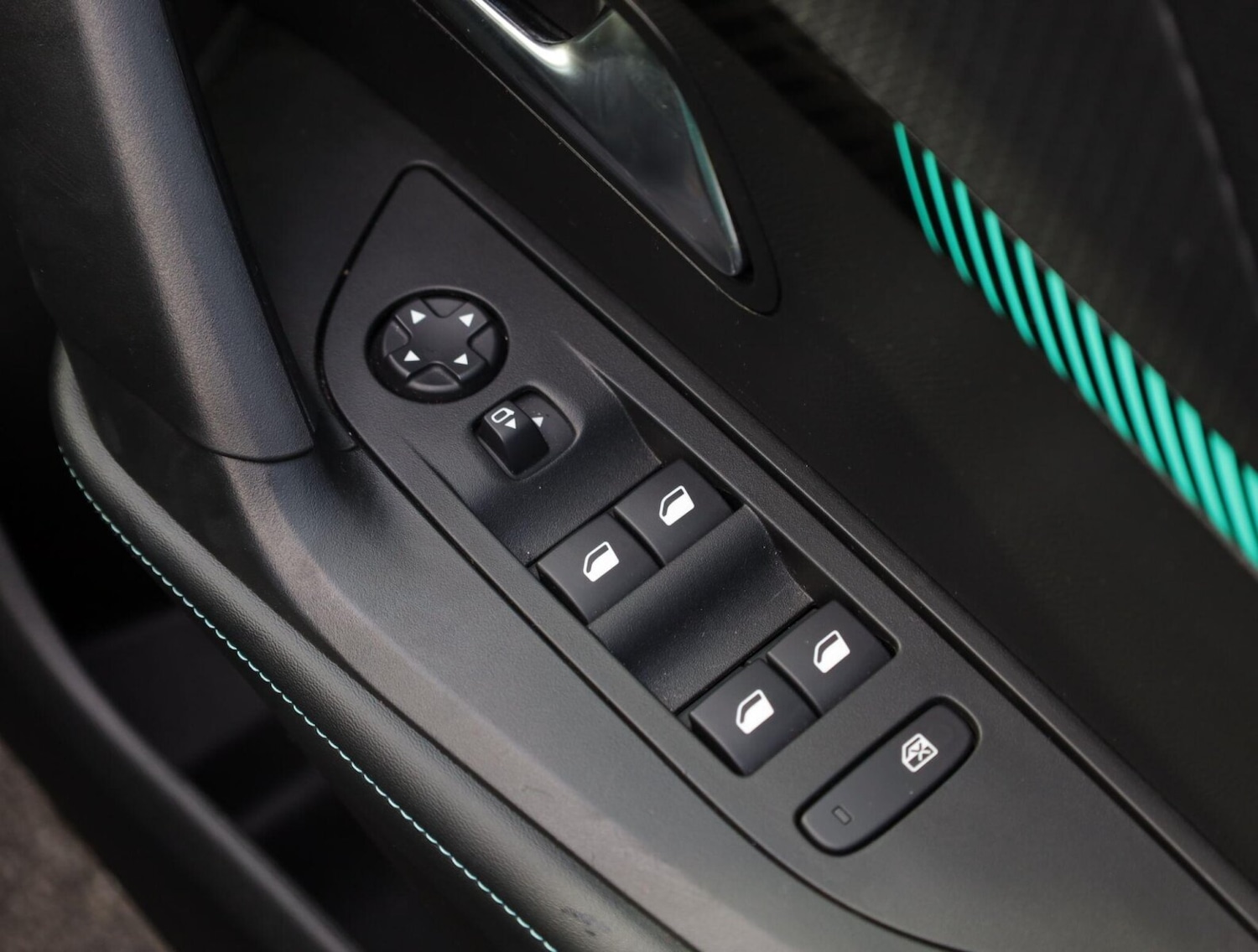 Used Peugeot 2008 2022 for sale - 76674826: Photo 15