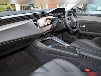 Used Peugeot 308 2024 for sale - 76677122: Photo