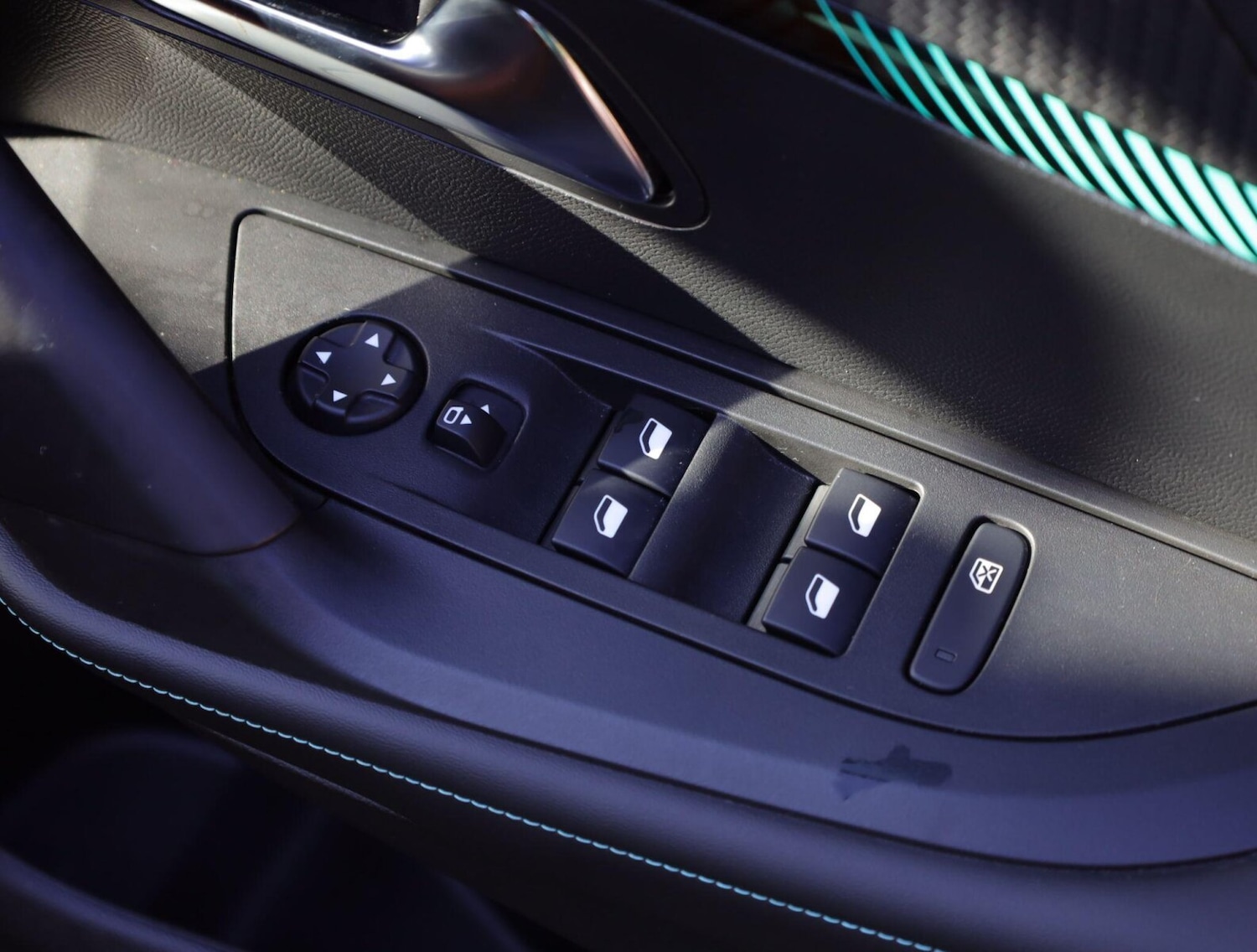 Used Peugeot 2008 2021 for sale - 76680900: Photo 14