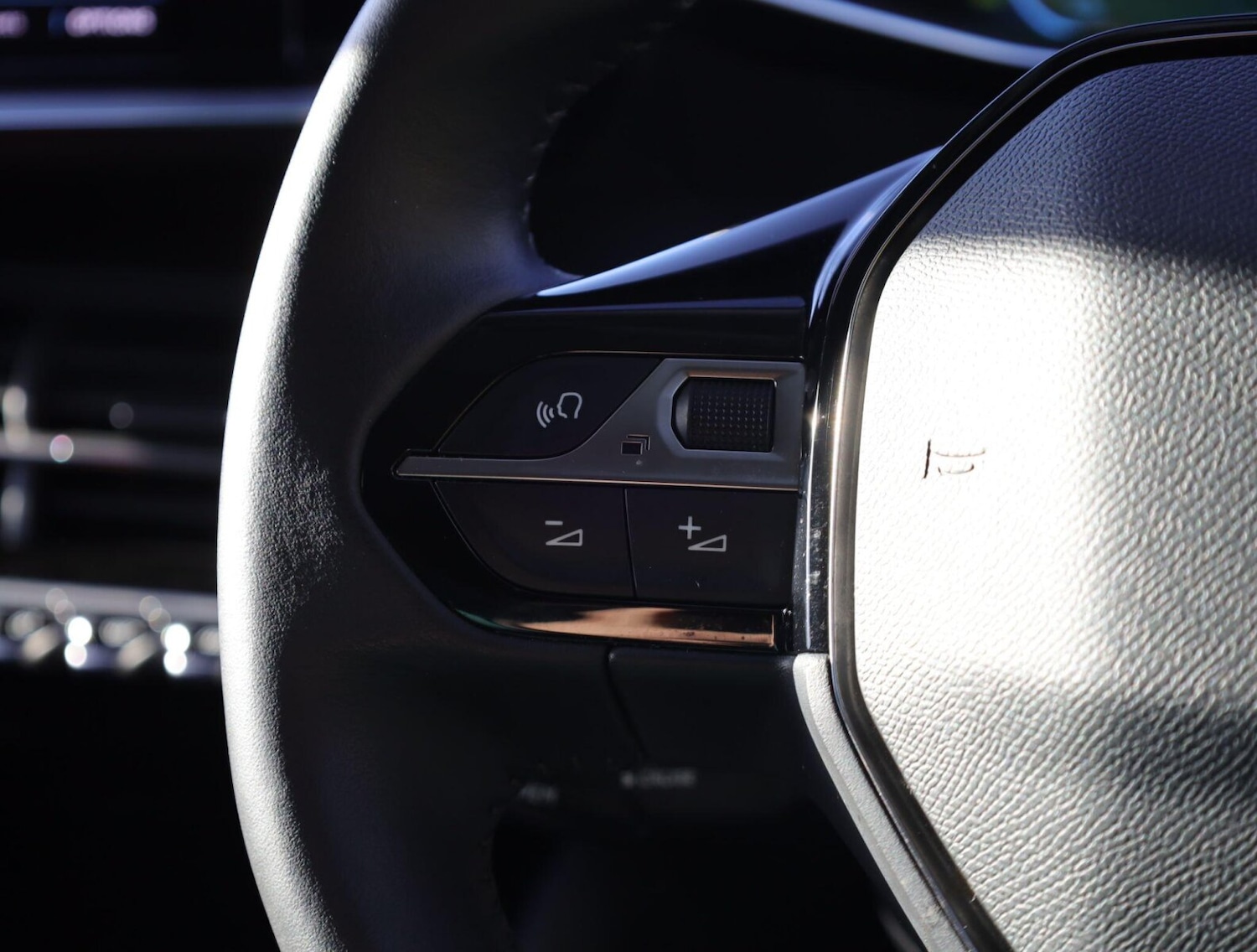 Used Peugeot 2008 2021 for sale - 76680900: Photo 19