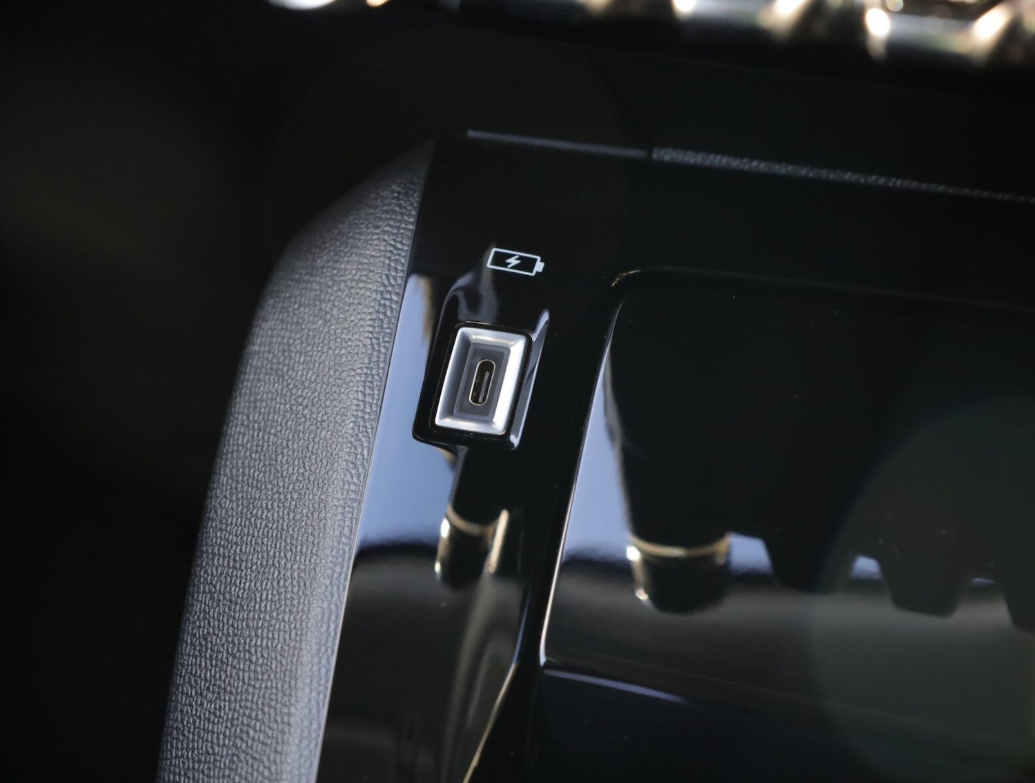 Used Peugeot 2008 2021 for sale - 76680900: Photo 24