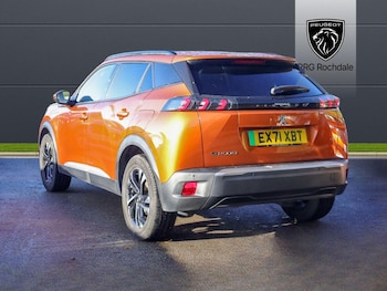 Used Peugeot 2008 2021 for sale - 76680900: Photo