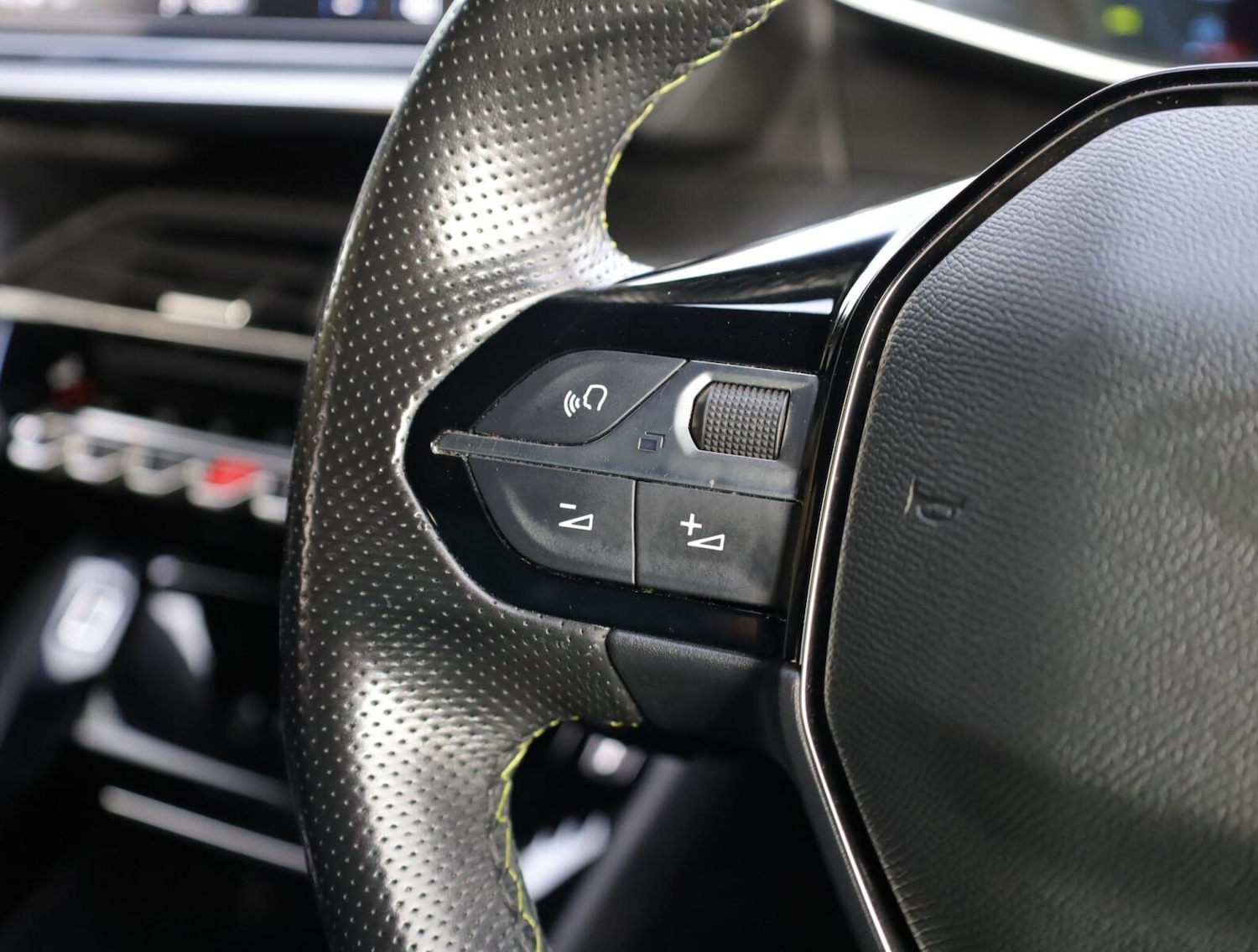 Used Peugeot 2008 2021 for sale - 76681166: Photo 18