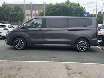 Used Ford E-Tourneo Custom 2025 for sale - 79076886: Photo