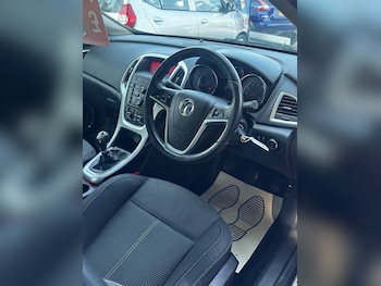 Used Vauxhall Astra 2010 for sale - 79105249: Photo