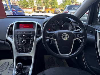 Used Vauxhall Astra 2010 for sale - 79105249: Photo