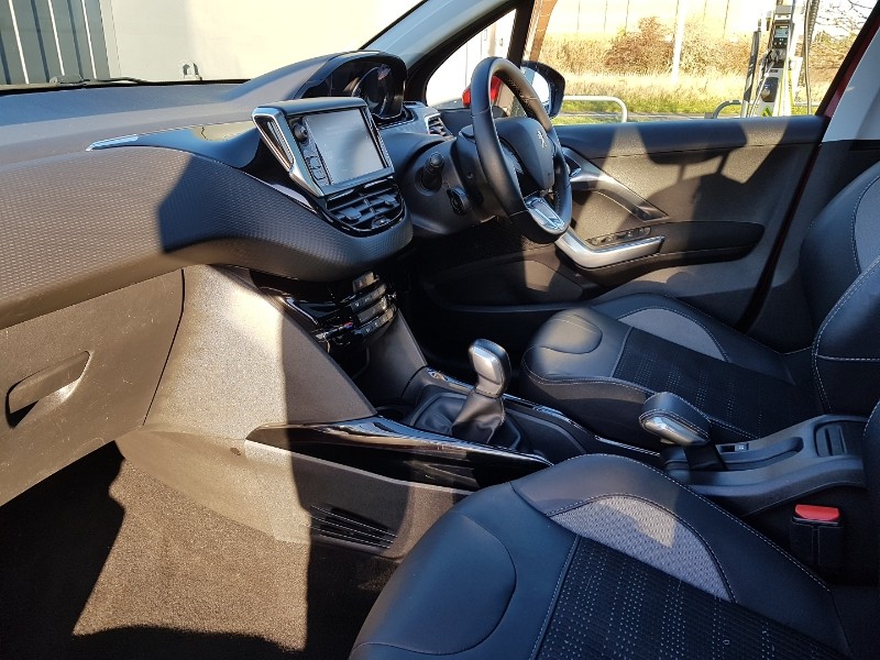 Used Peugeot 2008 2017 for sale - 76822279: Photo 5