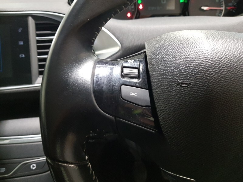 Used Peugeot 308 2018 for sale - 77933303: Photo 14