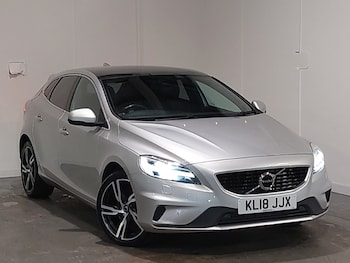 Used Volvo V40 2018 for sale - 79447433: Photo