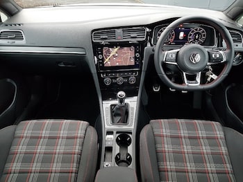 Used Volkswagen Golf 2019 for sale - 76932431: Photo