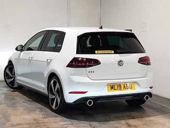 Used Volkswagen Golf 2019 for sale - 76932431: Photo