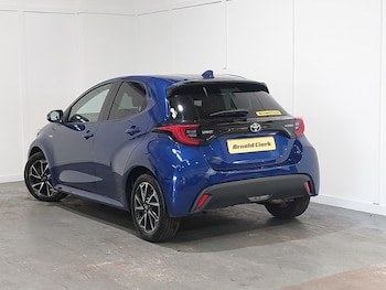 Used Toyota Yaris 2021 for sale - 78963125: Photo