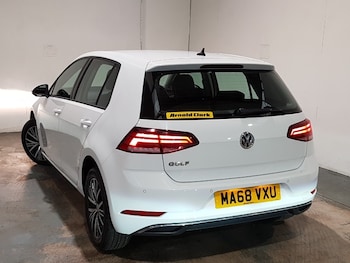 Used Volkswagen Golf 2018 for sale - 76683421: Photo