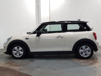 Used MINI Hatch 2018 for sale - 77094996: Photo