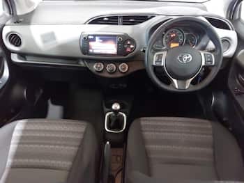 Used Toyota Yaris 2017 for sale - 79870197: Photo