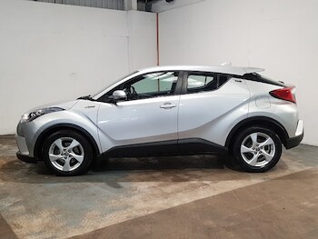 Used Toyota C-HR 2018 for sale - 77987802: Photo