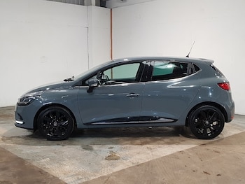 Used Renault Clio 2018 for sale - 77644674: Photo