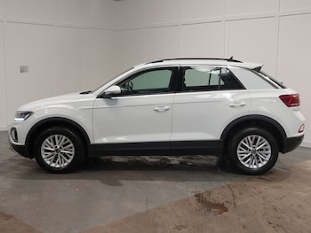 Used Volkswagen T-Roc 2023 for sale - 78489820: Photo