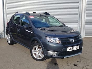 Used Dacia Sandero Stepway 2016 for sale - 79685988: Photo