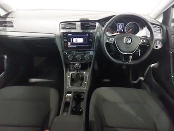 Used Volkswagen Golf 2019 for sale - 79461101: Photo