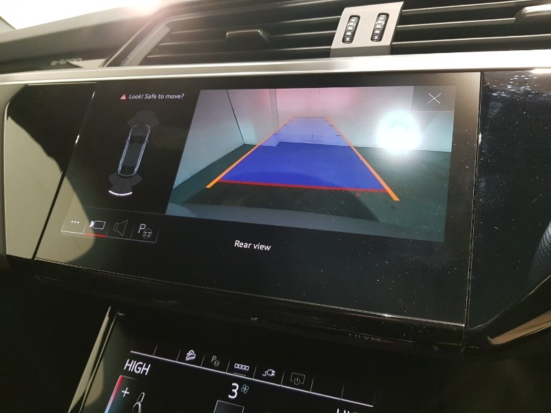 Used Audi e-tron 2022 for sale - 76959171: Photo 13