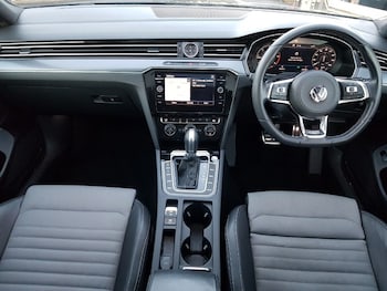 Used Volkswagen Passat 2019 for sale - 76431520: Photo