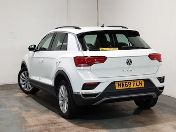 Used Volkswagen T-Roc 2018 for sale - 76107953: Photo