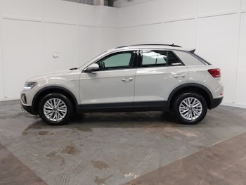 Used Volkswagen T-Roc 2023 for sale - 79298492: Photo