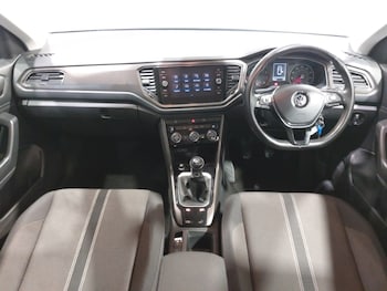 Used Volkswagen T-Roc 2019 for sale - 79420372: Photo