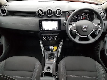 Used Dacia Duster 2022 for sale - 76301760: Photo 2