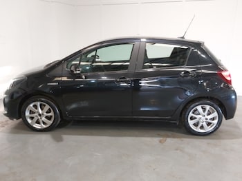 Used Toyota Yaris 2015 for sale - 78333559: Photo