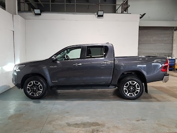 Used Toyota Hilux 2023 for sale - 75580711: Photo