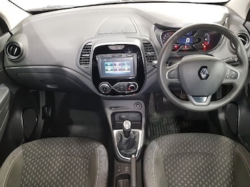 Used Renault Captur 2017 for sale - 76166103: Photo 2