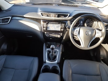 Used Nissan Qashqai 2017 for sale - 76687631: Photo