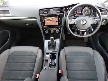 Used Volkswagen Golf 2019 for sale - 78369235: Photo