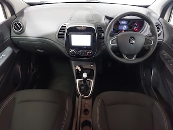 Used Renault Captur 2018 for sale - 78647395: Photo
