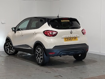 Used Renault Captur 2018 for sale - 78647395: Photo