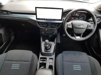 Used Ford Focus 2023 for sale - 76054620: Photo 2