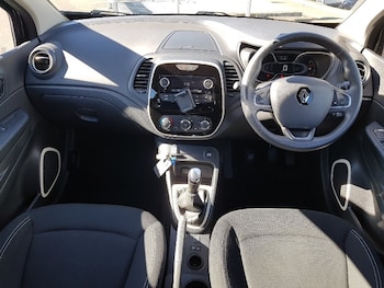 Used Renault Captur 2018 for sale - 76058913: Photo 2