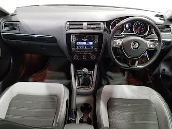 Used Volkswagen Jetta 2017 for sale - 77999897: Photo