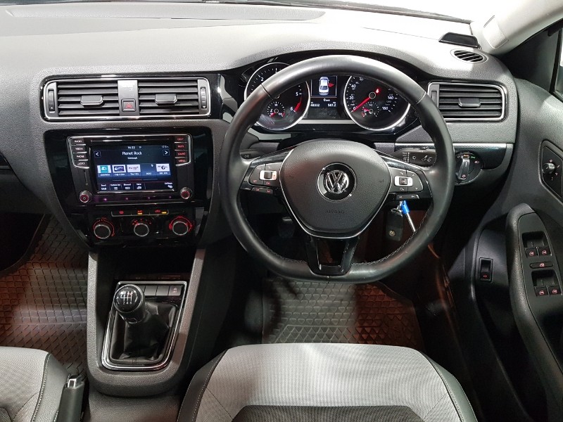 Used Volkswagen Jetta 2017 for sale - 77999897: Photo 7