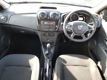 Used Dacia Sandero 2017 for sale - 76493563: Photo